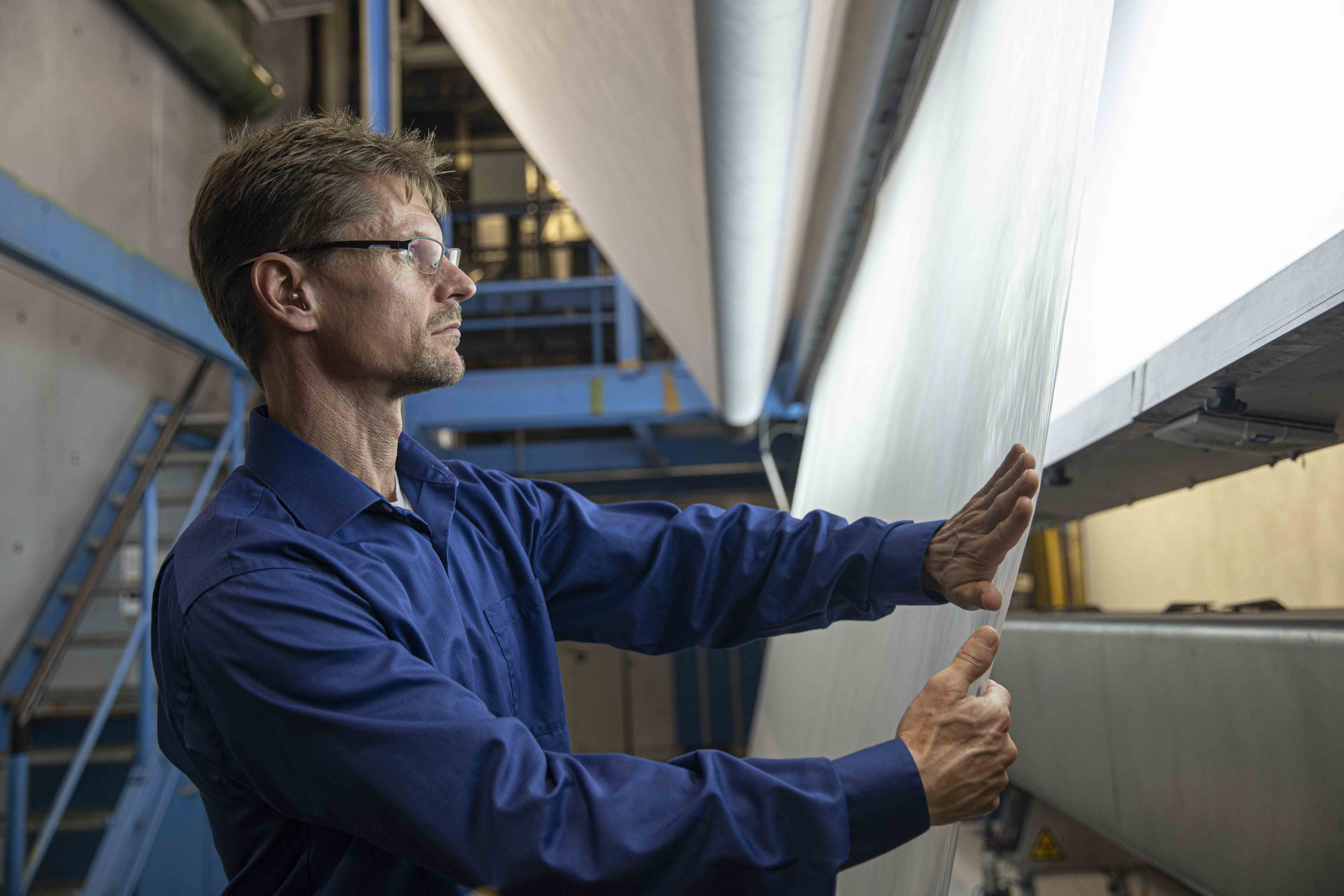 The mouth-nose masks’ triple-layered filter medium is made from a high-tech nonwoven. Freudenberg is planning to expand capacity in the next few weeks.